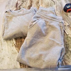 Everlane sweatshirt and sweatpants
